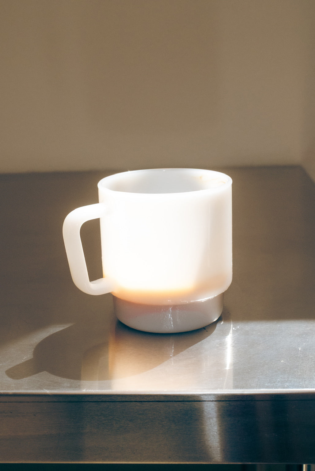 Levin Milk Glass Mug 10oz